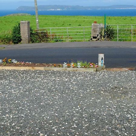 The Castle Bed & Breakfast Ballintoy Esterno foto