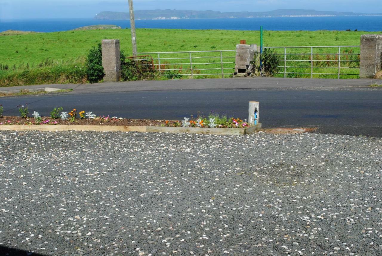 The Castle Bed & Breakfast Ballintoy Esterno foto