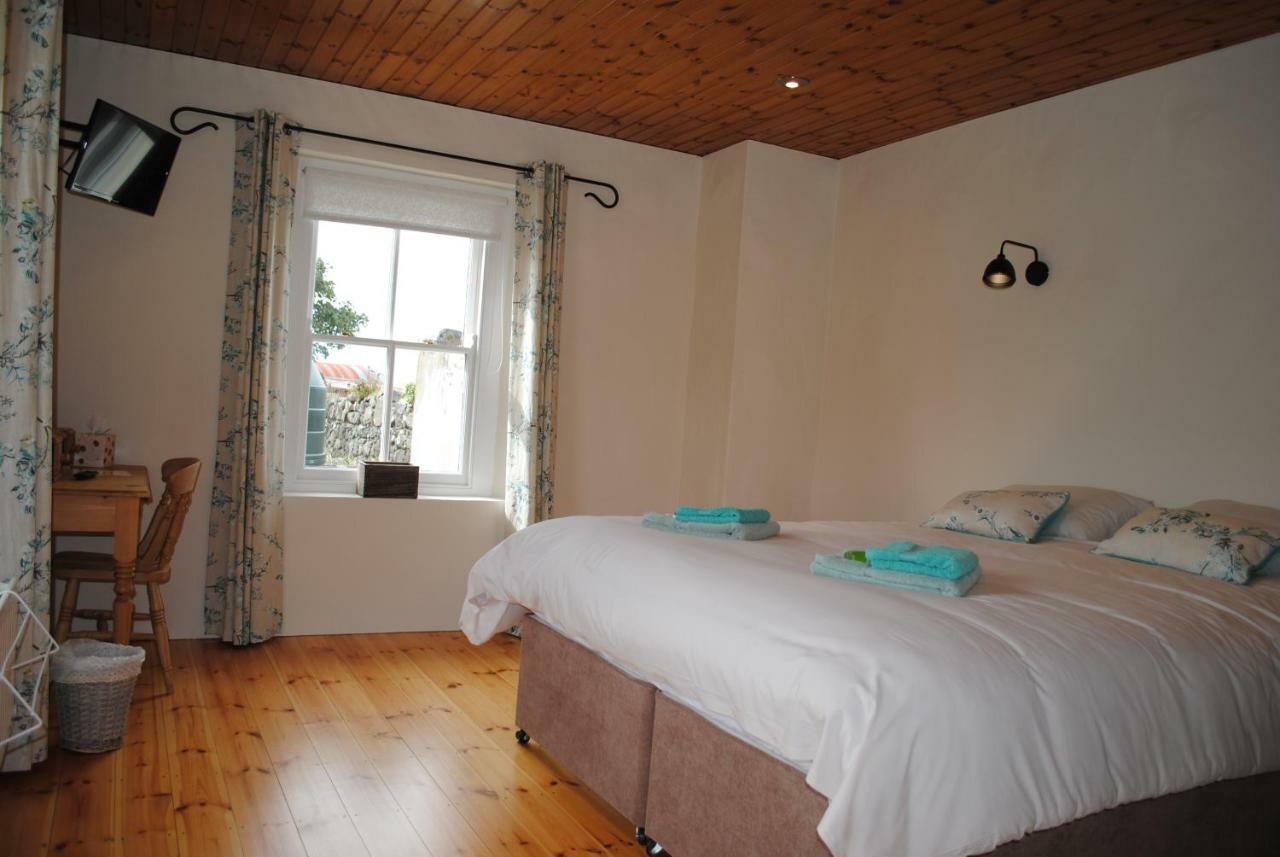 The Castle Bed & Breakfast Ballintoy Esterno foto